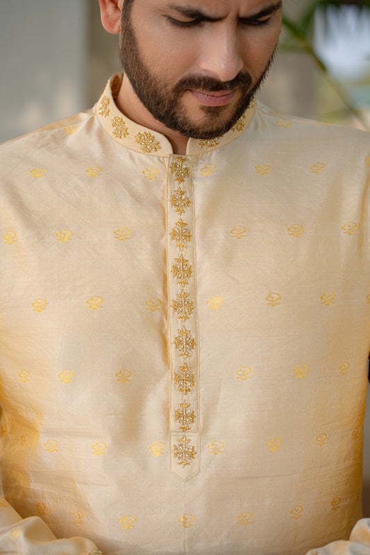 GOLDEN WEAVE MAJESTY KURTA