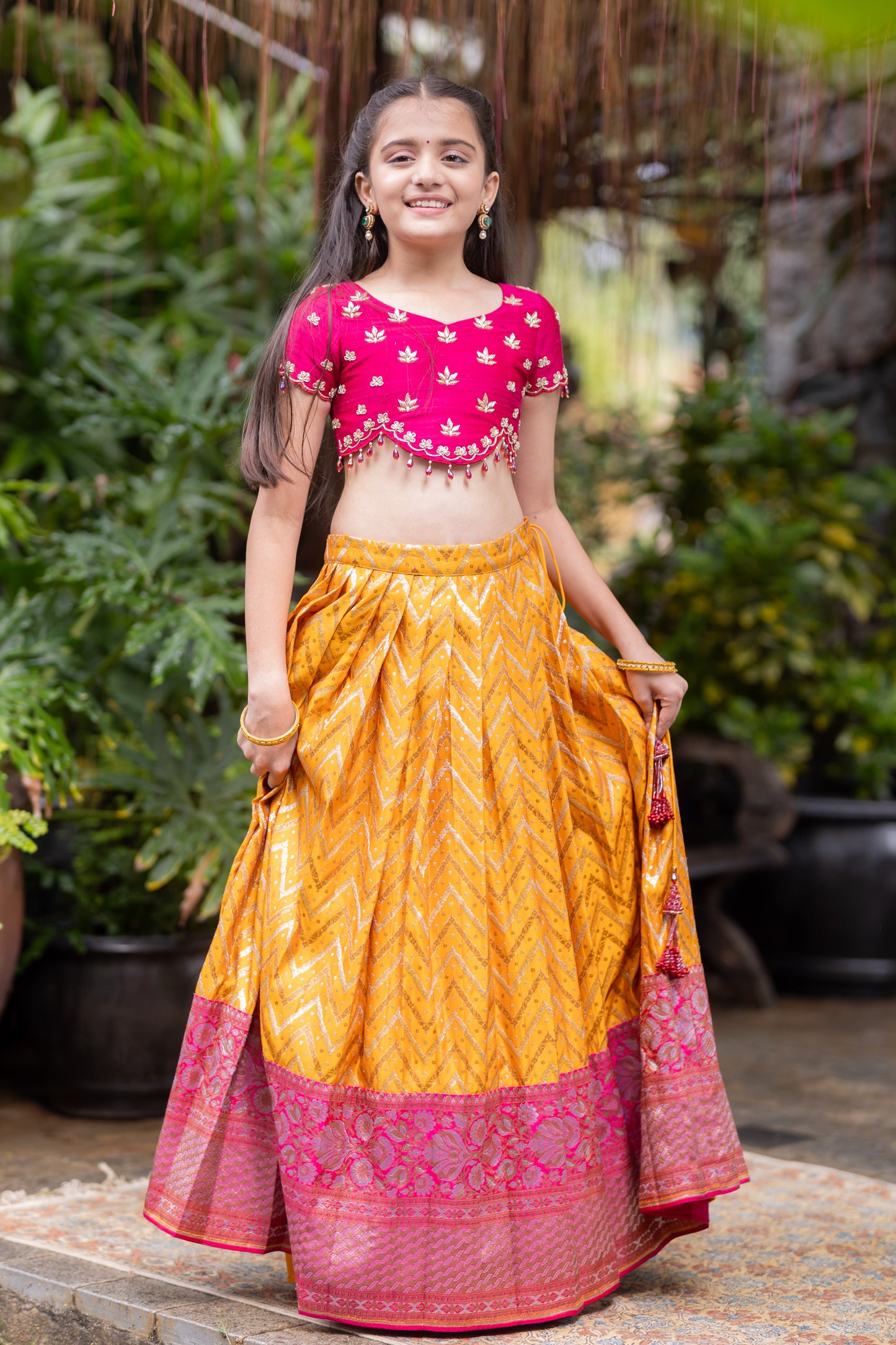 MANGO YELLOW AND MAJNETA BANARASI