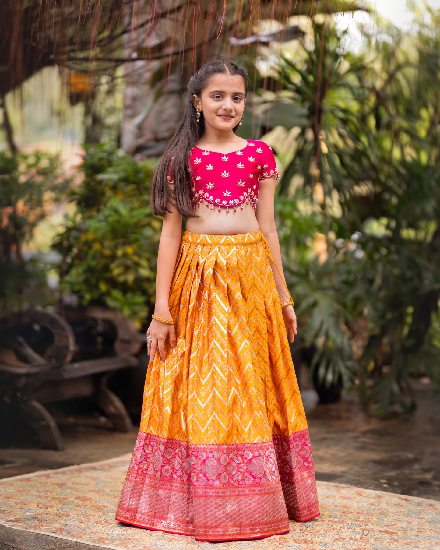 MANGO YELLOW AND MAJNETA BANARASI